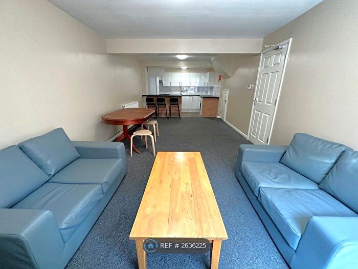 3 Bedroom Terraced House To Rent In Stokes Croft, Bristol, BS1