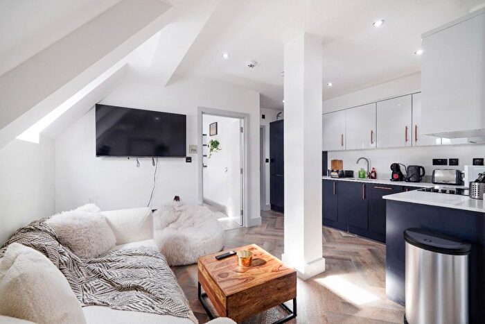 2 Bedroom Flat To Rent In London Rd, Romford, RM7