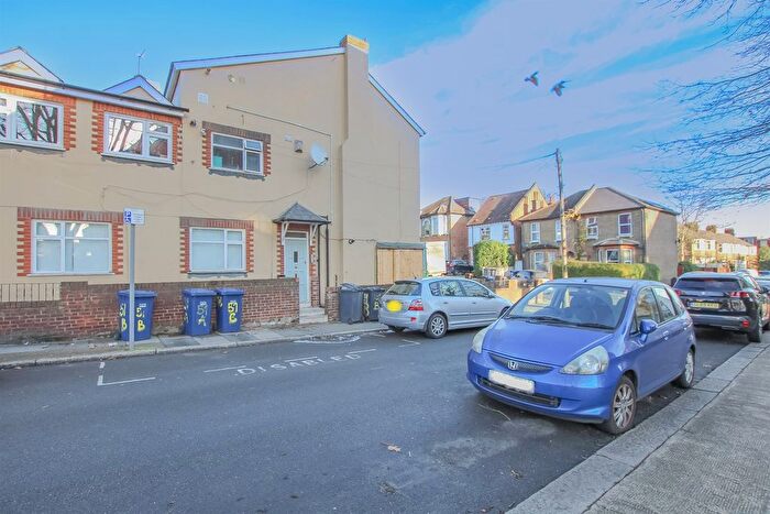 2 Bedroom Flat To Rent In Victoria Road, Hendon, NW4