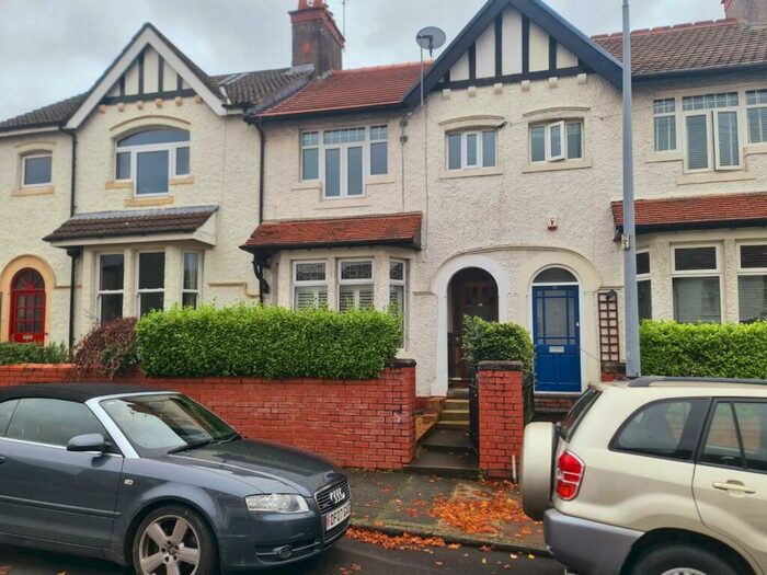2 Bedroom Flat To Rent In Cornerswell Road, Penarth, CF64