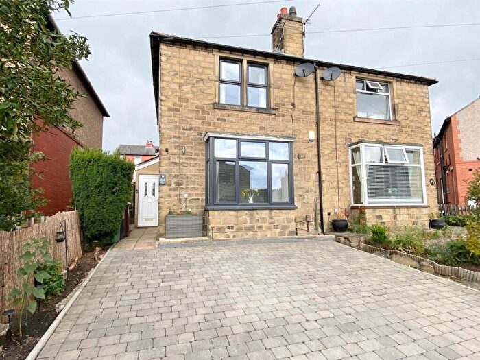 2 Bedroom Semi-Detached House For Sale In Heatherfield Road, Huddersfield, HD1