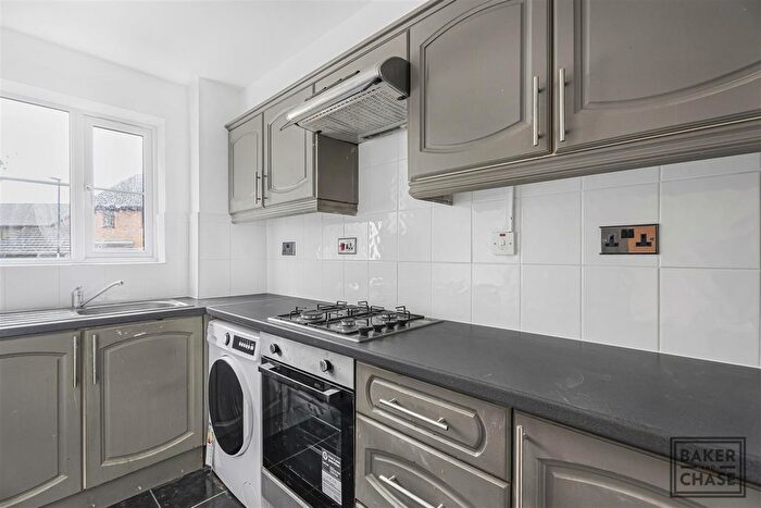 1 Bedroom Flat To Rent In Gladbeck Way, Enfield, EN2