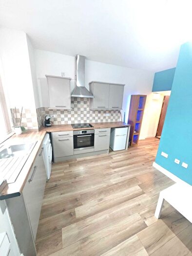 1 Bedroom Flat To Rent In Flat, Bayswater Place, LS8