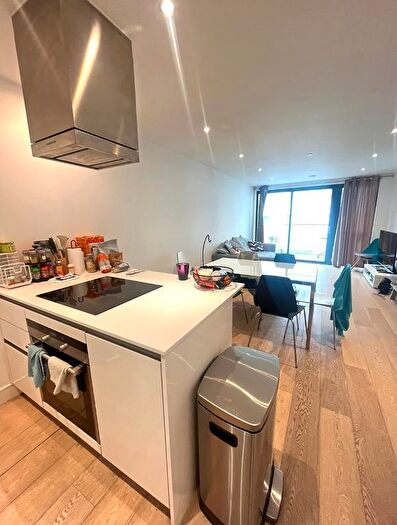 2 Bedroom Flat To Rent In Kensington Apartments, Commercial Street, Aldgate, Shoreditch, Bricklane, London, E1