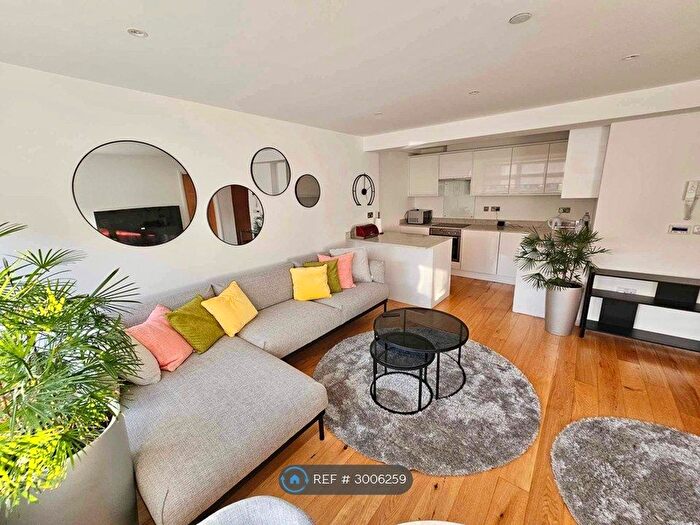 1 Bedroom Flat To Rent In Down Place, Hammersmith, London, W6