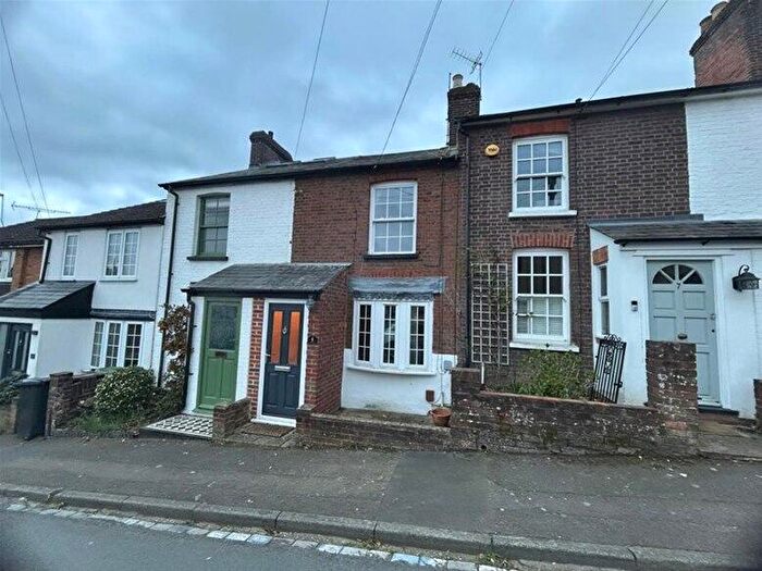 2 Bedroom House To Rent In Harpenden Rise, Harpenden, AL5