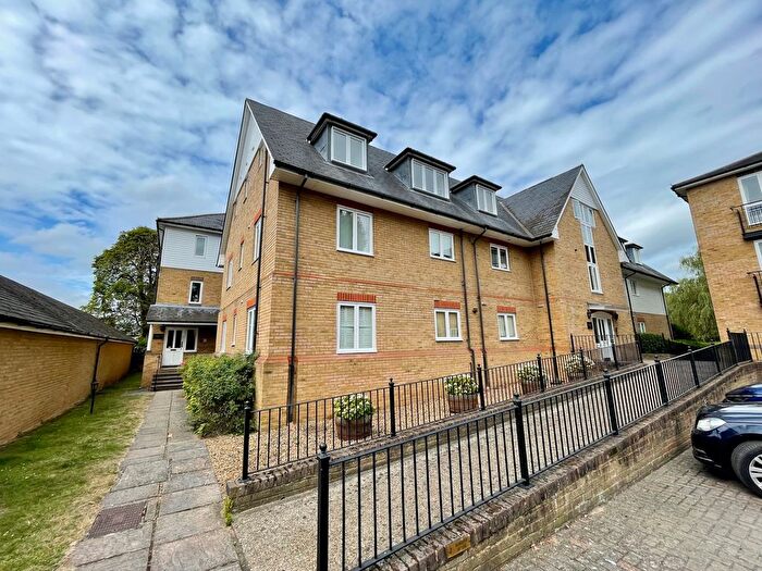 2 Bedroom Flat To Rent In Bowater House, Teddington, TW11
