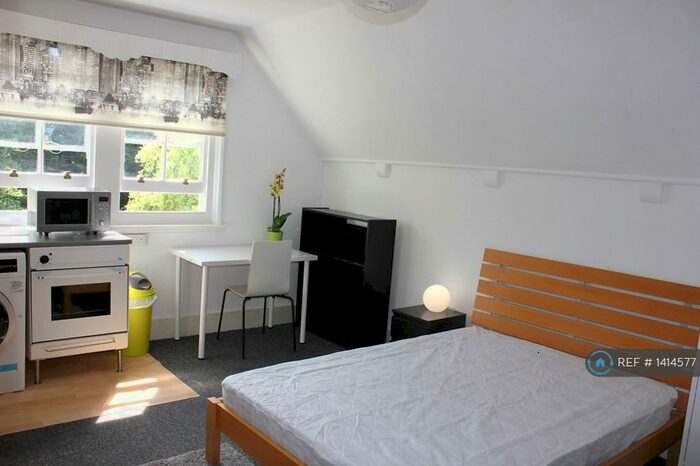 Studio To Rent In Lingfield Avenue, Kingston Upon Thames, KT1