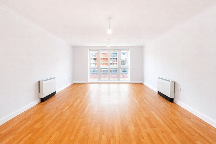 2 Bedroom Flat To Rent In St. John's Hill Grove, London, SW11