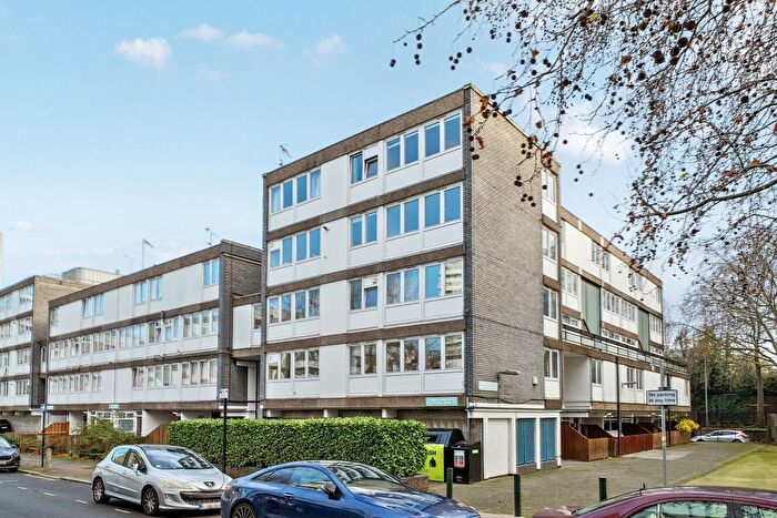 4 Bedroom Flat For Sale In Thomas Baines Road, London, SW11