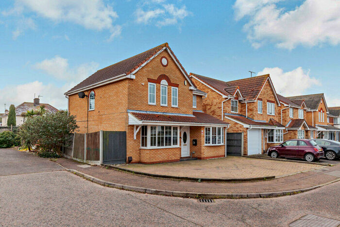 4 Bedroom Detached House To Rent In Wicklow Walk Shoeburyness, South-end-on- Sea-, SS3