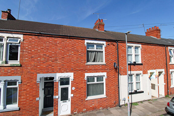 3 Bedroom Terraced House For Sale In Southampton Road, Northampton, NN4