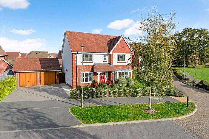 4 Bedroom Detached House For Sale In Longhurst Avenue, Cranleigh, GU6