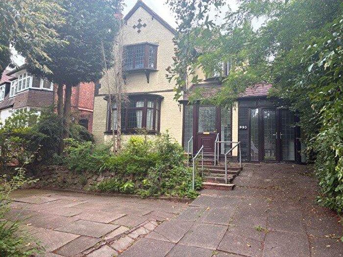 3 Bedroom Detached House For Sale In Bristol Road South, Northfield, Birmingham, West Midlands, B31