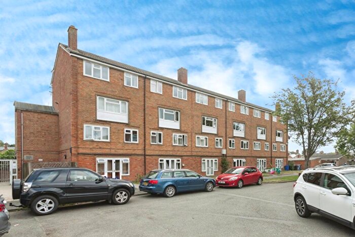 3 Bedroom Maisonette For Sale In Spencer Gardens, Brackley, NN13