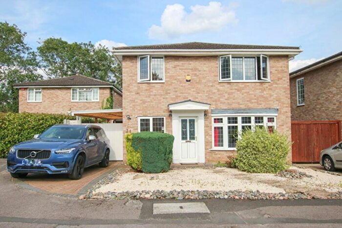 4 Bedroom Detached House To Rent In Waterloo Crescent, Wokingham, RG40
