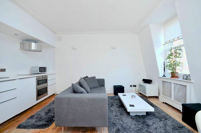 2 Bedroom Flat To Rent In Palace Court, Notting Hill Gate, London, W2