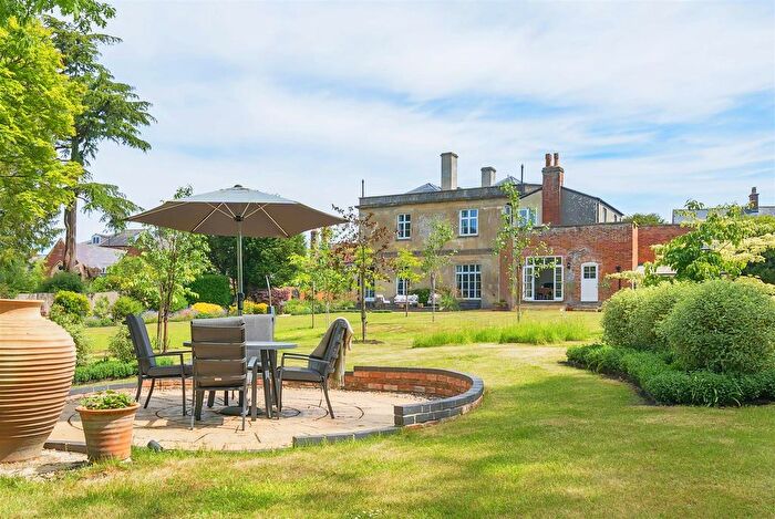 6 Bedroom Detached House For Sale In Long Street, Devizes, SN10