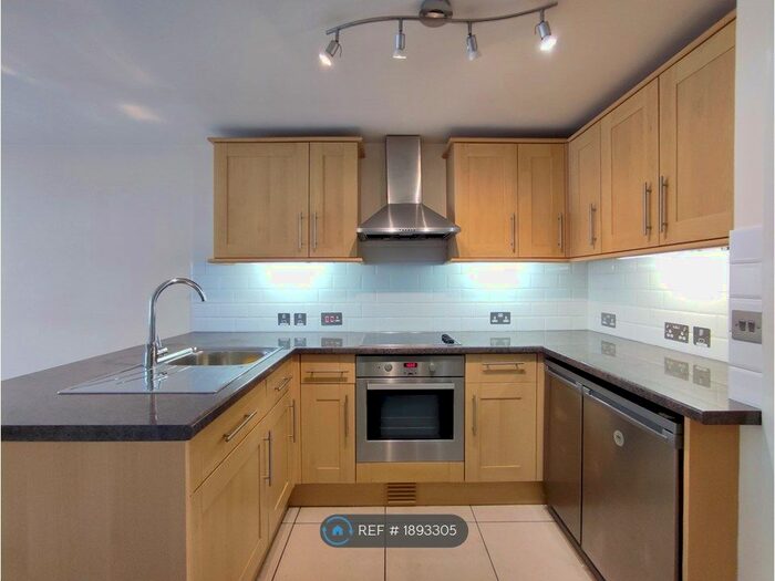 1 Bedroom Flat To Rent In Cleveland Road, Chichester, PO19