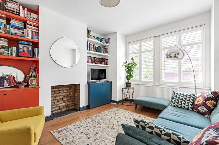 2 Bedroom Flat For Sale In Fernthorpe Road, Furzedown, SW16