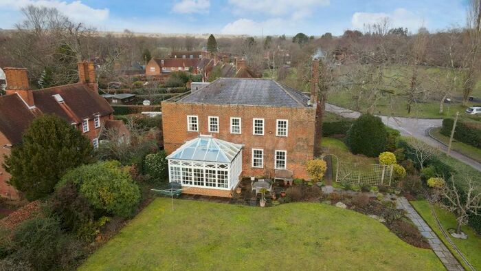 4 Bedroom Detached House For Sale In Seer Green Lane, Jordans, Beaconsfield, HP9