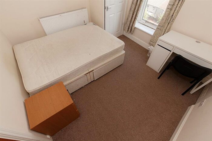 1 Bedroom Semi Detached House To Rent In Laura Street Treforest, Pontypridd, CF37