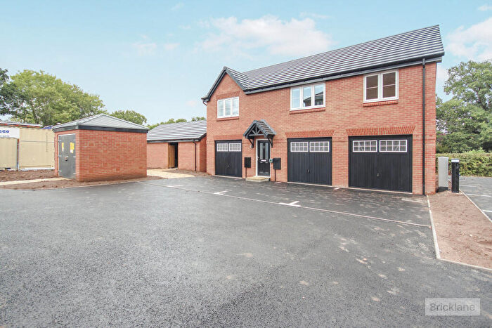 2 Bedroom Maisonette To Rent In Meadow House Drive, Coventry, CV4