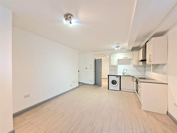 Studio To Rent In Park Lane, Wembley, HA9