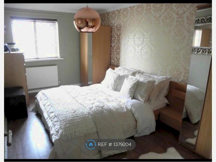 1 Bedroom Flat To Rent In Ingram Crescent East, Hove, BN3