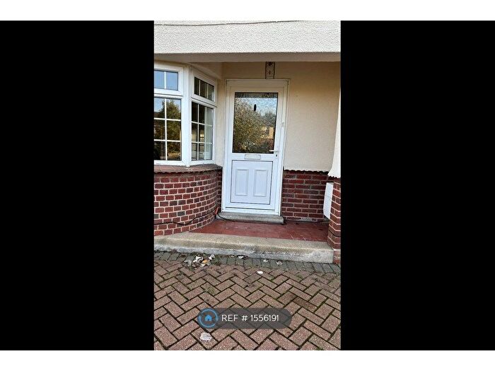 3 Bedroom Semi-Detached House To Rent In Stagsden Road, Bedford, MK43