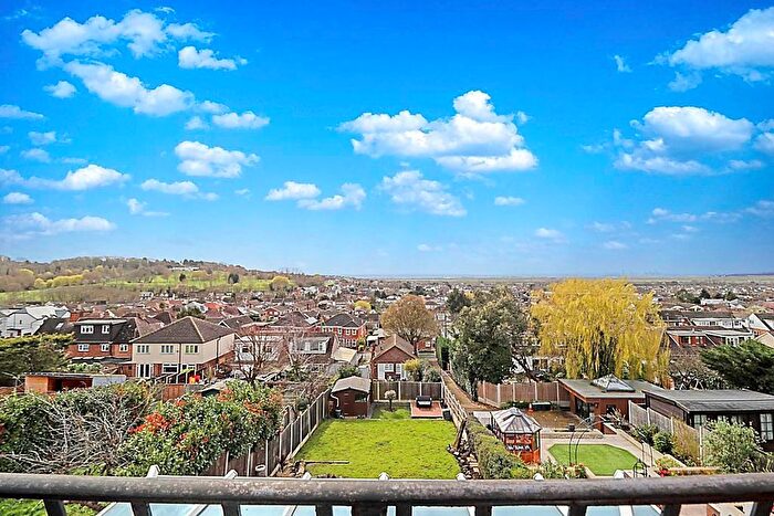 4 Bedroom Detached House For Sale In Kimberley Road, South Benfleet, SS7