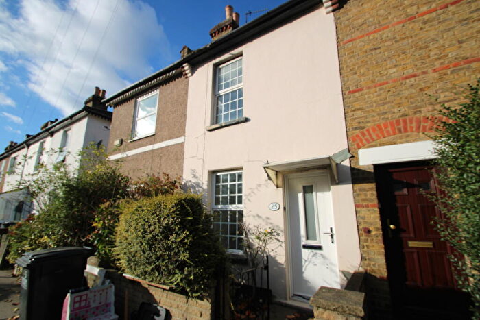 2 Bedroom House To Rent In Warren Road, Croydon, CR0