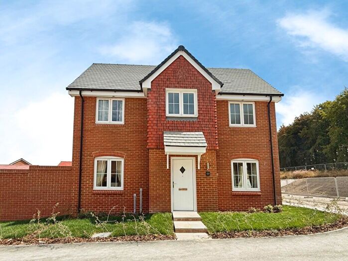 3 Bedroom Detached House To Rent In Young Close, Salisbury, SP2