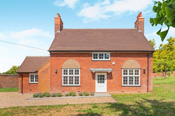 4 Bedroom Detached House To Rent In Hexton, Hitchin, Hertfordshire, SG5