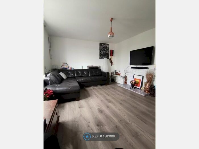 2 Bedroom Flat To Rent In Ruthin Road, London, SE3