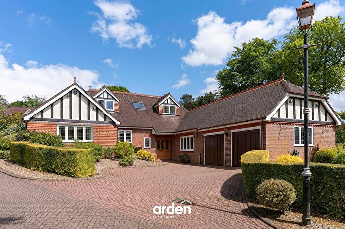 6 Bedroom Detached House For Sale In The Haven, Barnt Green, B45