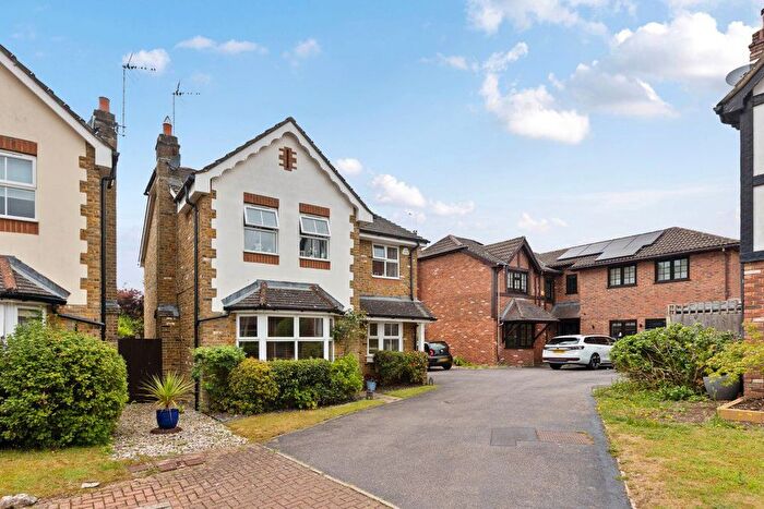 4 Bedroom Detached House To Rent In Dunton Green, TN13