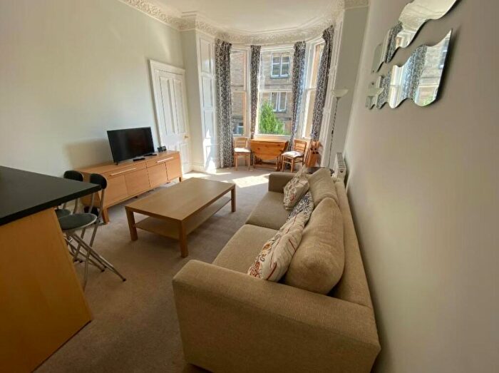 2 Bedroom Flat To Rent In Comiston Gardens, Edinburgh, Midlothian, EH10