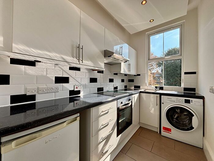 1 Bedroom Flat To Rent In Bromley Road, Beckenham, BR3