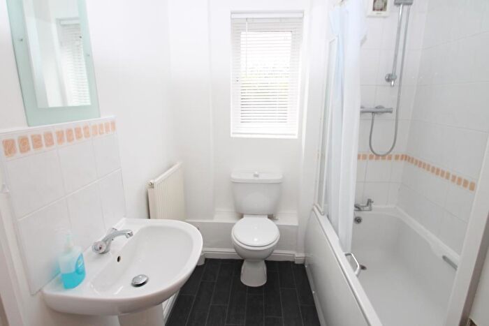 2 Bedroom Apartment To Rent In Wycherley Way, Cradley Heath, B64