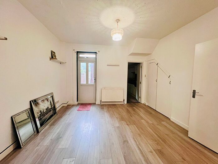 4 Bedroom Terraced House To Rent In Glynfield Road, London, NW10