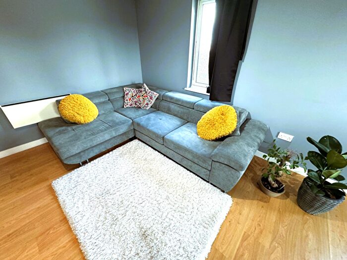 2 Bedroom Flat To Rent In Market Place, Romford, RM1