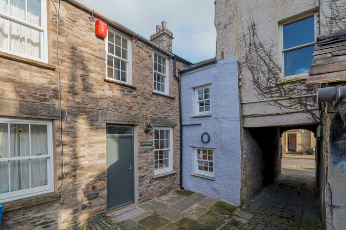 2 Bedroom Apartment To Rent In Yard Stricklandgate, Kendal, LA9