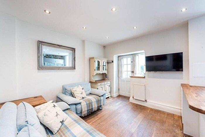 2 Bedroom Flat To Rent In St Georges Drive, Pimlico, SW1V