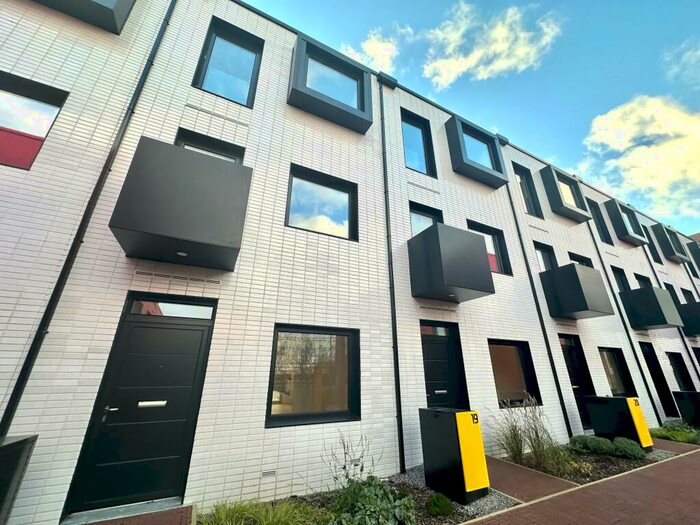 4 Bedroom House To Rent In Redbridge Quay, Birkenhead, CH41