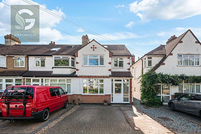 4 Bedroom End Terrace House For Sale In Green Lanes, West Ewell, Epsom, Surrey, KT19