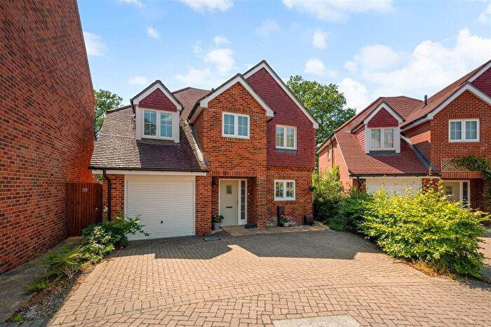 4 Bedroom Detached House For Sale In Bailey Road, Rowlands Castle, PO9