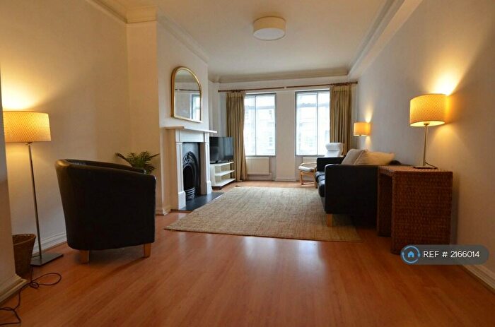 3 Bedroom Flat To Rent In Rossmore Court, London, NW1
