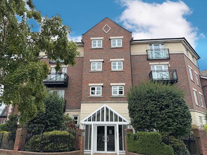 2 Bedroom Apartment For Sale In The Broadway, Southend-On-Sea, SS1
