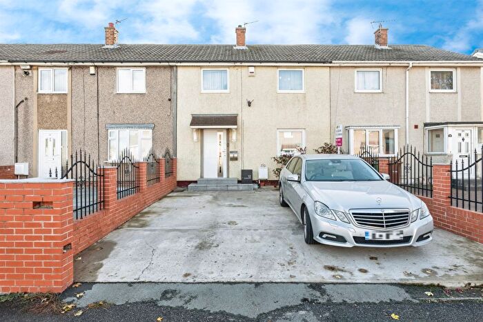 3 Bedroom Terraced House For Sale In Sycamore Avenue, Knottingley, WF11